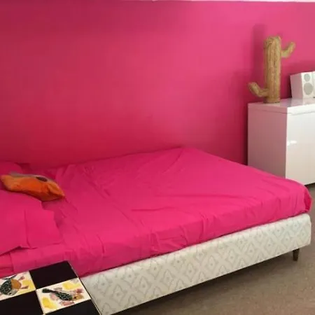 Surf House Avec Jardin Dans Quartier De Standing Entre Et Vignes Vila